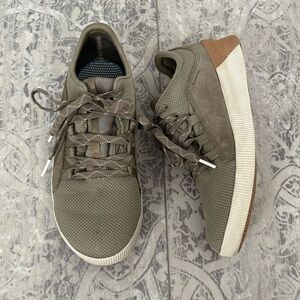 Sorel | Women’s Waterproof Shoes | Army Green / Tan | SZ 8